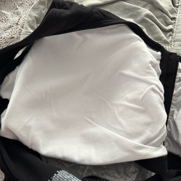 ❤️ NWT FRUIT OF THE LOOM FRONT CLOSURE SPORTS BRA 3 PACK SIZE 48. - Picture 4 of 4